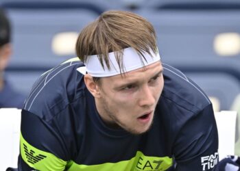ATP - Washington > Alexander Bublik sur la disqualification de Shapovalov : "La prochaine fois nous seront disqualifiés parce que nous avons regardé un spectateur d'une mauvaise façon alors qu'ils peuvent faire et dire ce qu’ils veulent"