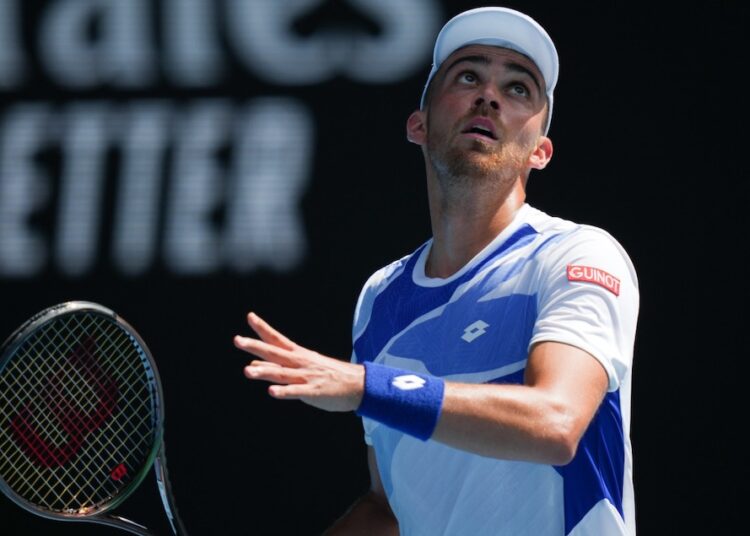 Open d'Australie > Benjamin Bonzi, après sa qualification pour le 3e tour : "Oui, bon, il y a deux, trois trucs 'border' mais je ne pense pas que ça soit au-delà de la limite. En tout cas, les fans français sont en forme"