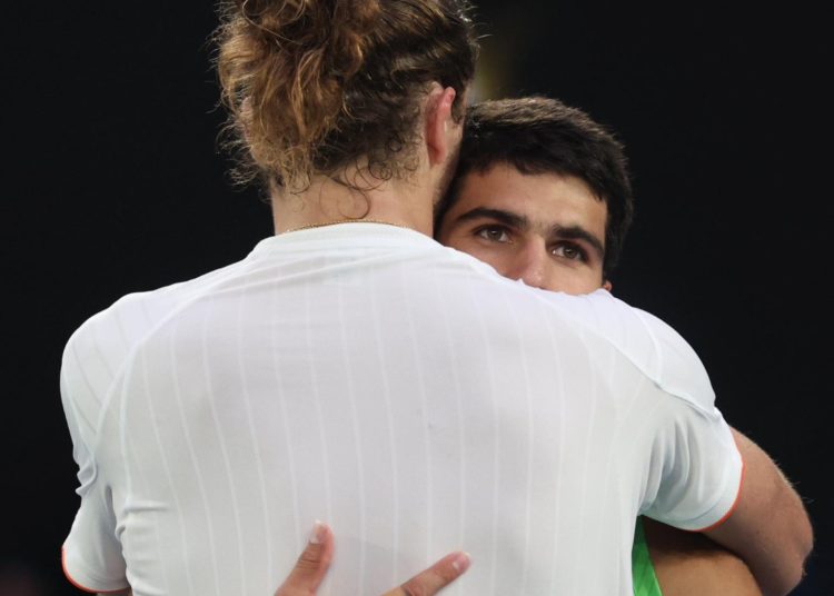 Alcaraz. vomit, souffre, mais se qualifie pour la finale de Melbourne