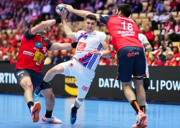 EDF (M) | "C'est tactiquement qu'on perd cette bataille" : les Bleus dos au mur