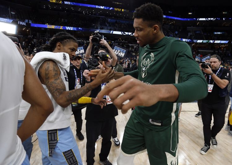 Ja Morant (Grizzlies) et Giannis Antetokounmpo (Bucks)