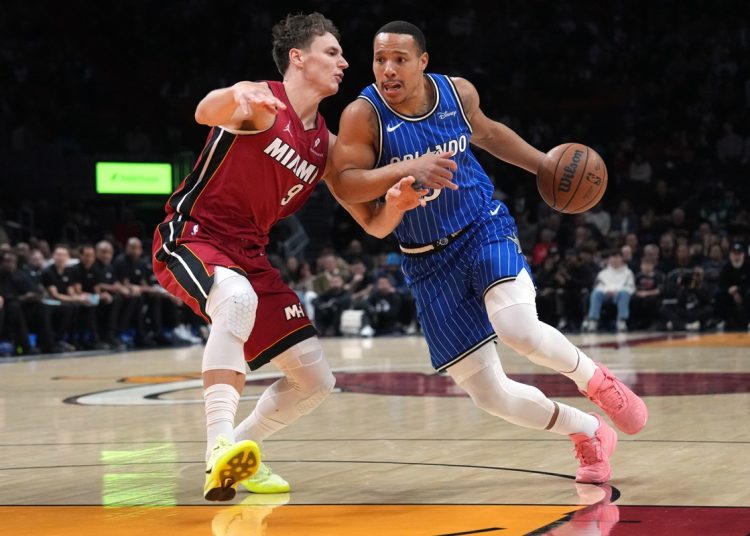 Desmond Bane (Magic) contre le Heat