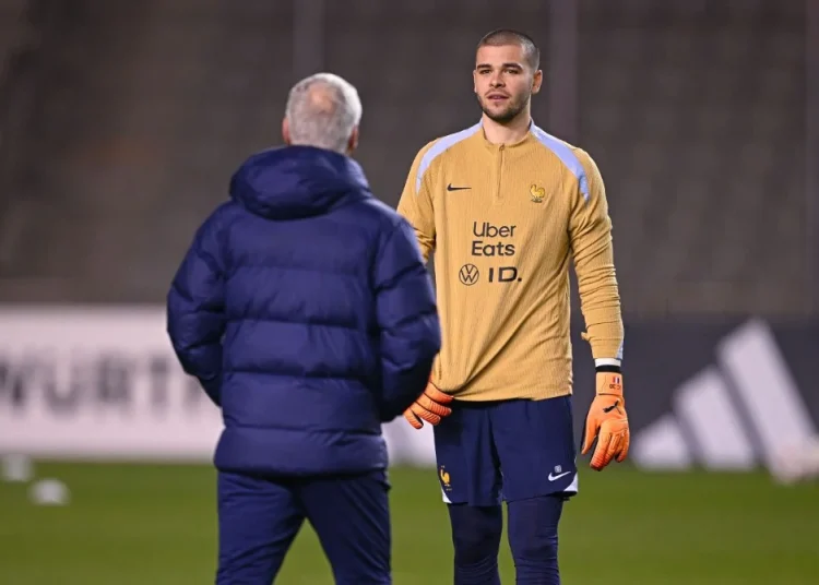 Lucas Chevalier écarté des Bleus