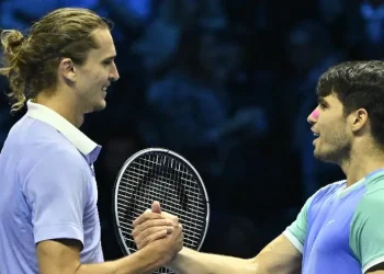 Open d'Australie > Alcaraz prévient Zverev avec leur demi-finale : "S'il veut me battre, il va devoir beaucoup transpirer"