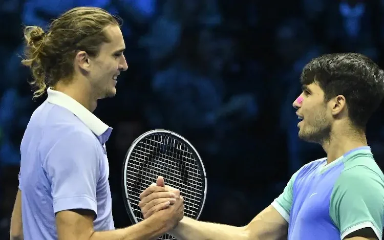 Open d'Australie > Alcaraz prévient Zverev avec leur demi-finale : "S'il veut me battre, il va devoir beaucoup transpirer"