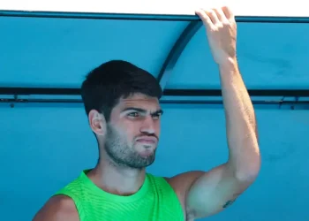 Open d'Australie > Carlos Alcaraz, opposé à Alexander Zverev en demi-finales : "La semaine avant le tournoi, nous nous sommes entraînés ensemble, et il m'a battu 7-6. Il joue vraiment très bien"