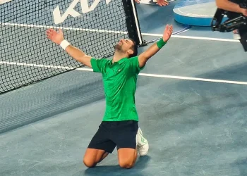 Open d'Australie > "Ce dont nous avons été témoins de la part de Novak Djokovic est difficile à décrire avec des mots. Il a puisé dans toutes les fibres de son corps. Ce fut un moment mémorable", explique Paul McNamee