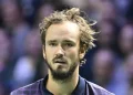 Open d'Australie > Daniil Medvedev : "Quand j'étais mené deux sets à zéro, j'ai jeté un coup d'oeil à l'écran et j'ai vu que Tien avait gagné. Je me suis dit : 'd'accord, ça va déjà être difficile de gagner ce match en cinq sets et ensuite je vais me taper Learner'"