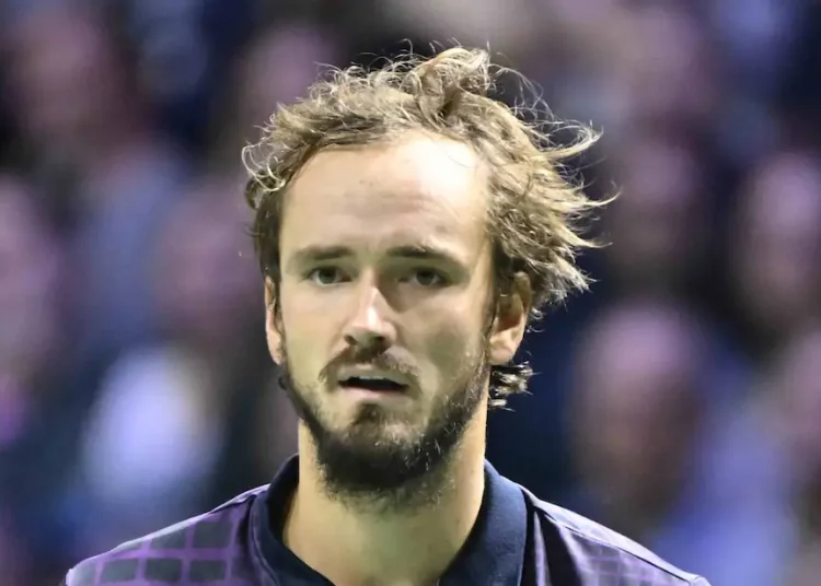 Open d'Australie > Daniil Medvedev : "Quand j'étais mené deux sets à zéro, j'ai jeté un coup d'oeil à l'écran et j'ai vu que Tien avait gagné. Je me suis dit : 'd'accord, ça va déjà être difficile de gagner ce match en cinq sets et ensuite je vais me taper Learner'"