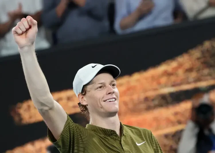 Open d'Australie > Jannik Sinner sur sa domination avec Carlos Alcaraz : "Est-ce que nous sommes en train de creuser l'écart avec les autres joueurs ? Je ne peux parler que de mon point de vue. Mais je ne suis pas quelqu'un qui s'intéresse à cela"