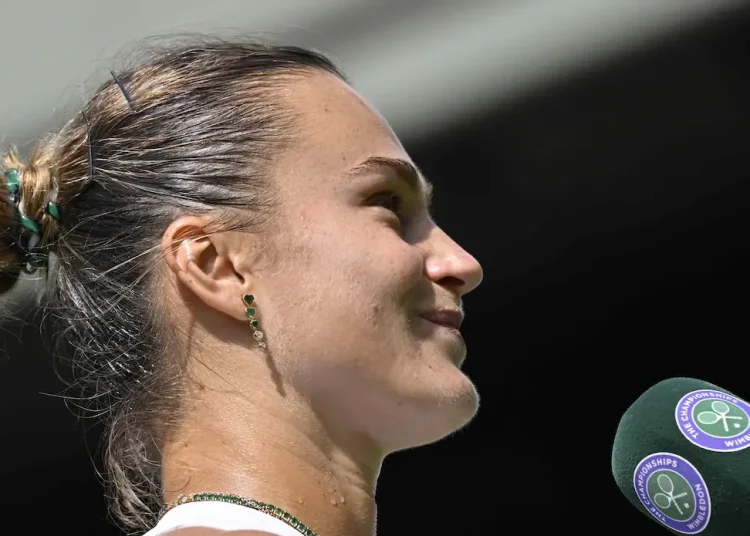 Open d'Australie > Sabalenka en mode midinette au sujet du double avec Djokovic : "J’attends toujours ce long message de sa part… comment il aimerait jouer avec moi… comment je suis sa partenaire de rêve…"