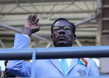 CAN 2025 : le cadeau rétro du Maroc pour le supporter-statue Lumumba VEA