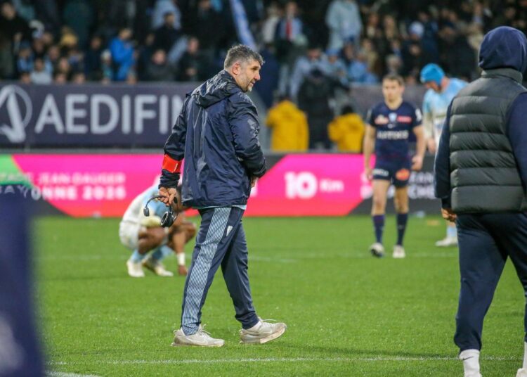 À l’Aviron Bayonnais, l’étau se resserre autour de Grégory Patat