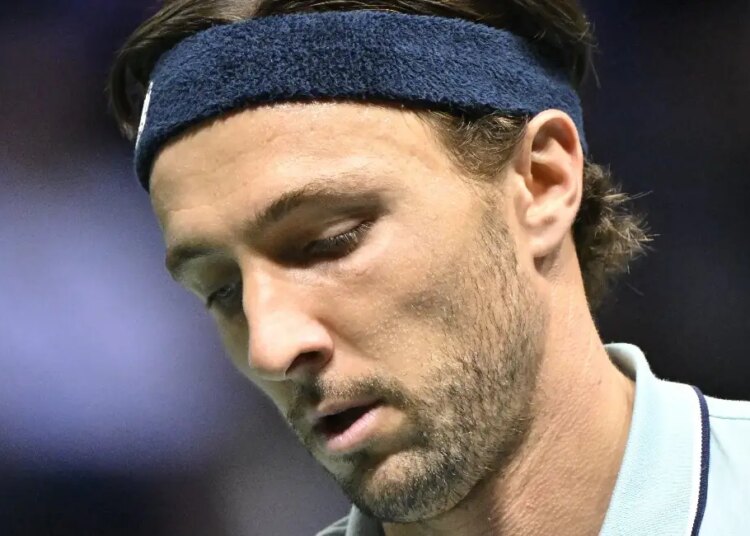 ATP - Doha > Arthur Rinderknech à Carlos Alcaraz lors de leur accolade au filet : "Est-ce qu'un jour tu vas me laisser gagner ?"