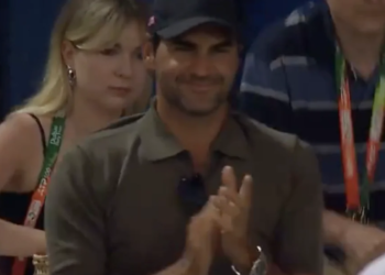 ATP - Dubaï, Vidéos > Stan Wawrinka débloque un sacré record sous les yeux de Roger Federer