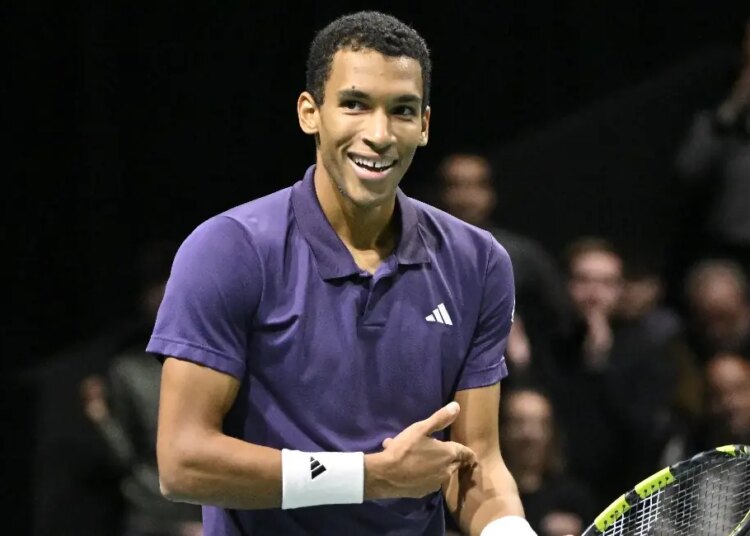 ATP - Montpellier > Auger-Aliassime, toujours aussi classe après sa victoire contre Mannarino en finale : "Nous, les joueurs, avons tellement de respect pour lui"