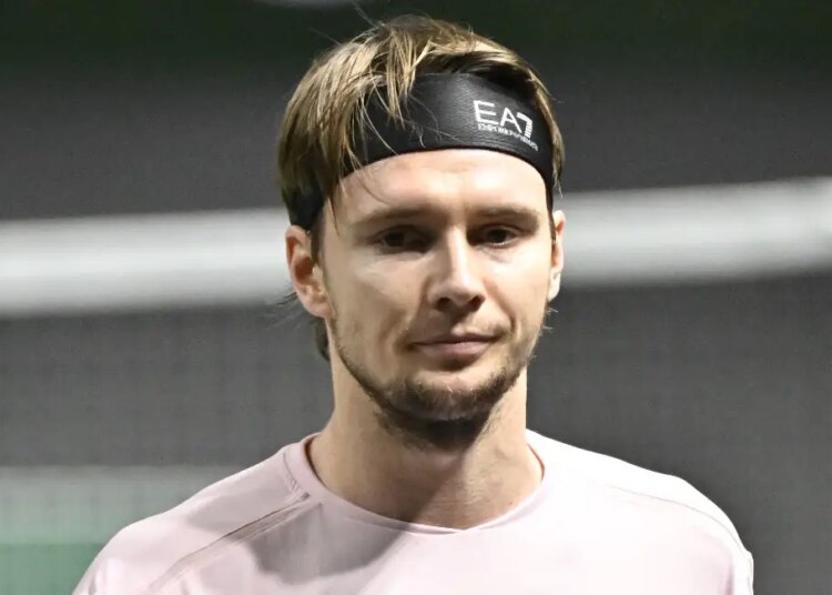 ATP - Rotterdam > Bublik sans pitié pour son adversaire, un ancien top 10 : "Je suis Djokovic comparé à lui !"