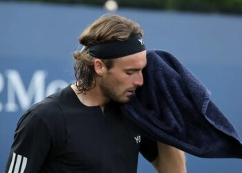 ATP - Rotterdam > La grosse confession de Tsitsipas après sa nouvelle défaite : "J'ai récemment traversé des moments si difficiles dans ma vie que je préfèrerais ne jamais en parler"
