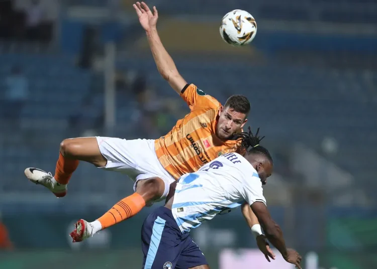 Berkane corrigée 3-0, l'USM Alger lâche ses premiers points...