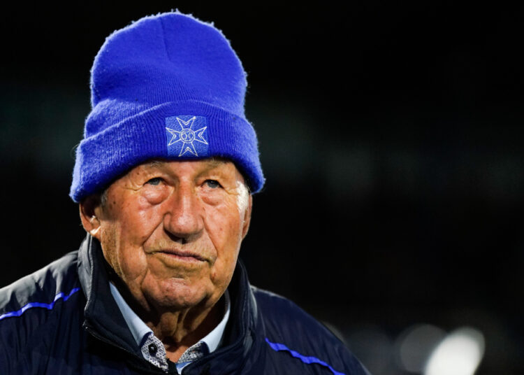 Guy Roux, un ancien joueur vedette balance