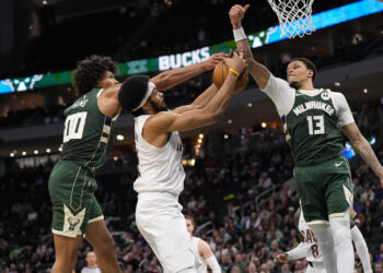 jarrett allen bucks