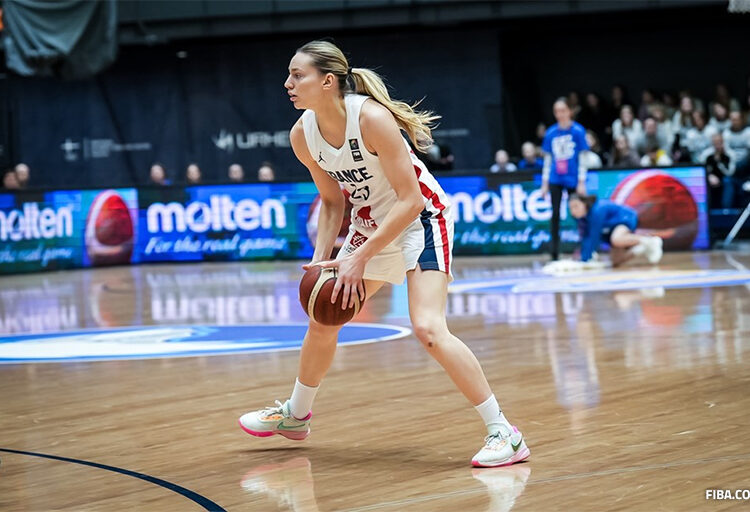 Marine Johannès avec les Bleues