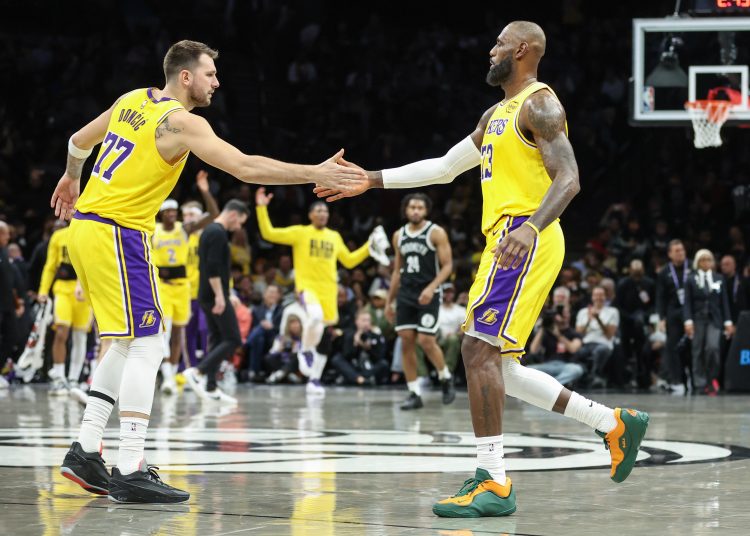 Les Lakers se baladent à Brooklyn