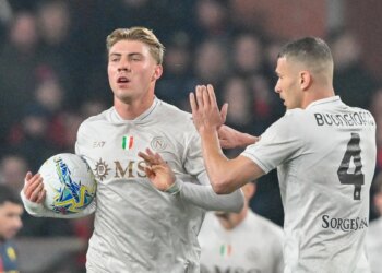Naples miraculé face au Genoa