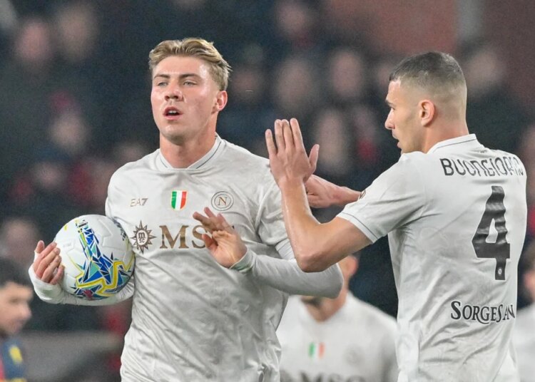 Naples miraculé face au Genoa
