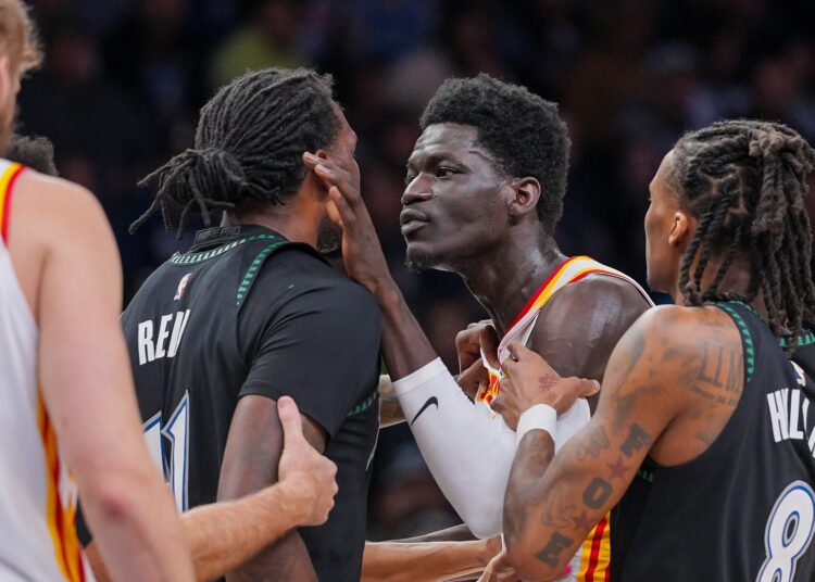 Naz Reid et Mouhamed Gueye