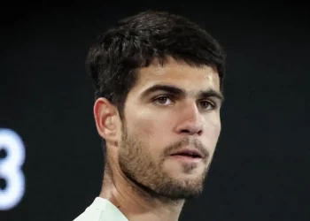 Open d'Australie > Dans l'incompréhension, Alcaraz interpelle l’arbitre après avoir recollé face à Djokovic