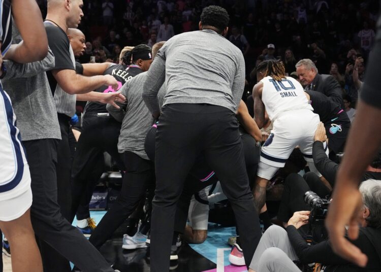 Scotty Pippen Jr. et Myron Gardner prennent la même amende