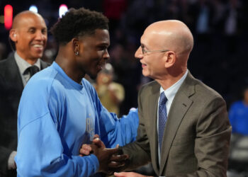 Adam Silver et Anthony Edwards