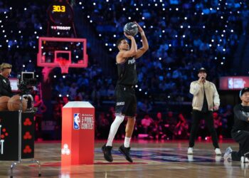 Un ultime concours à 3-points à la maison pour Devin Booker ?