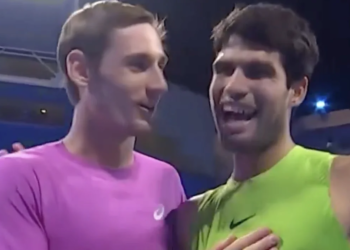 Vidéos, ATP - Doha > Le Français Royer à Alcaraz lors de la poignée de main au filet : "Un jour, je viendrai vous chercher, toi et Jannik Sinner"