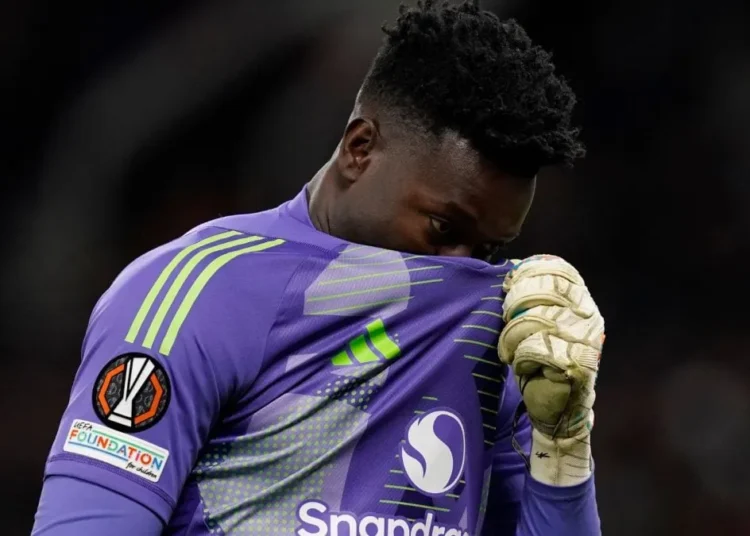 Manchester United : “c’est dingue, comment peut-il faire ça ?”, Van der Sar explique l’échec André Onana