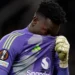 Manchester United : “c’est dingue, comment peut-il faire ça ?”, Van der Sar explique l’échec André Onana