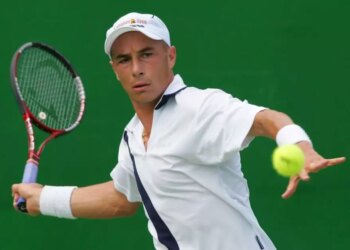 ATP > "Ce matin, il y a un drone qui est passé au-dessus du club. Ce n'est pas le moment le plus serein de notre carrière", explique Jean-René Lisnard, présent aux Émirats arabes unis