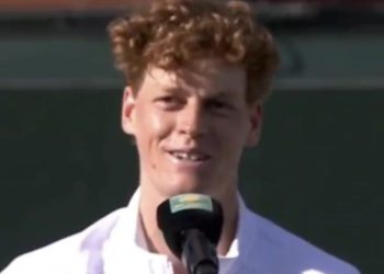 ATP - Indian Wells > Jannik Sinner à Daniil Medvedev après sa victoire en finale : "C'est génial de te voir revenir à ce niveau. Je sais que tu t’entraînes très, très dur. Ne lâche rien"