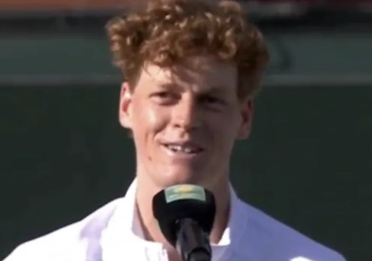 ATP - Indian Wells > Jannik Sinner à Daniil Medvedev après sa victoire en finale : "C'est génial de te voir revenir à ce niveau. Je sais que tu t’entraînes très, très dur. Ne lâche rien"