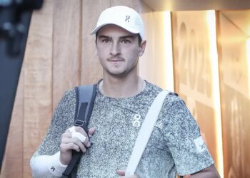 ATP - Indian Wells > Joao Fonseca, avant d'affronter Sinner pour la première fois : "Si les gens disent que je peux rivaliser avec Jannik ou Carlos Alcaraz, j'essaie de voir cela de manière positive"