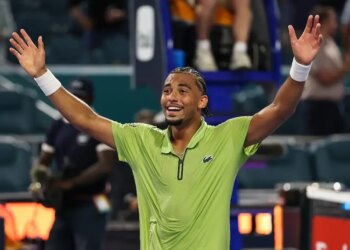 ATP - Miami, France > Arnaud Clément choqué par Arthur Fils : "Je ne me souviens pas de la dernière fois où j'ai vu un Français évoluer de cette façon-là sur un court de tennis"