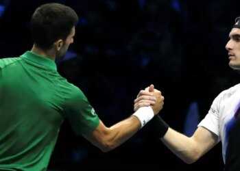 ATP > Stefanos Tsitsipas sur Novak Djokovic : "Il est l'un des rares professionnels de notre sport à avoir mis en œuvre des pratiques auxquelles les joueurs de tennis n'avaient jamais pensé auparavant"