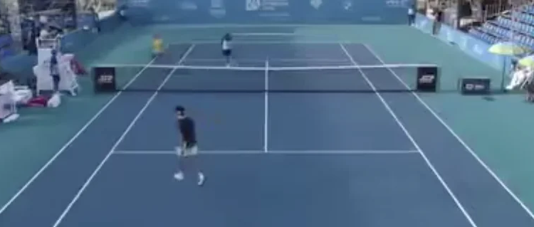 ATP, Vidéos > Embrouille entre deux joueurs du top 150 : "Beaucoup de gens savent comment il est. Je regarde Alcaraz et Sinner, ils restent calmes dans les moments les plus importants"