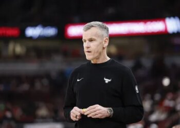 Annoncé du côté de North Carolina, Billy Donovan botte en touche