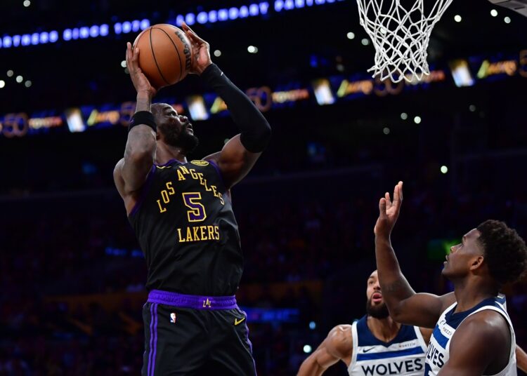 Après la frustration, Deandre Ayton s’amuse enfin aux Lakers