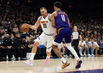 Avec un Jamal Murray bouillant et un Nikola Jokic immense, les Nuggets survivent à Phoenix