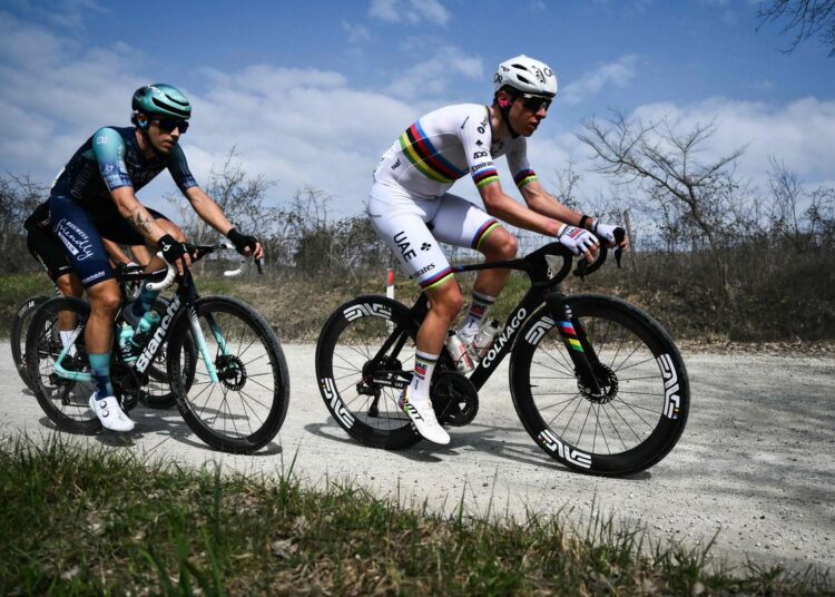 DIRECT. Les Bleus malmenés à Murrayfield, Pogacar échappé, Seixas vise le podium sur les Strade Bianche… suivez la journée sportive de ce samedi 7 mars