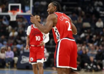 Darius Garland rend la vie plus facile à Kawhi Leonard