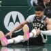 Giannis Antetokounmpo de nouveau à l’arrêt